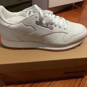 REEBOK CLASSICS SIZE 8.5